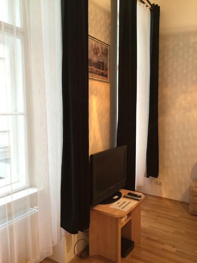 Apartament Opera 1 *