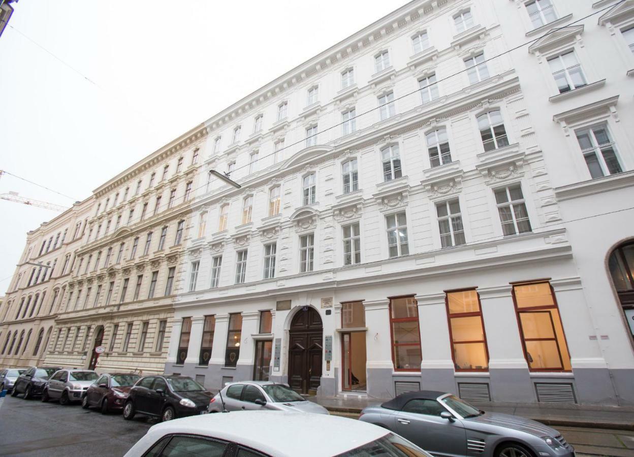 Opera 1 Apartament *