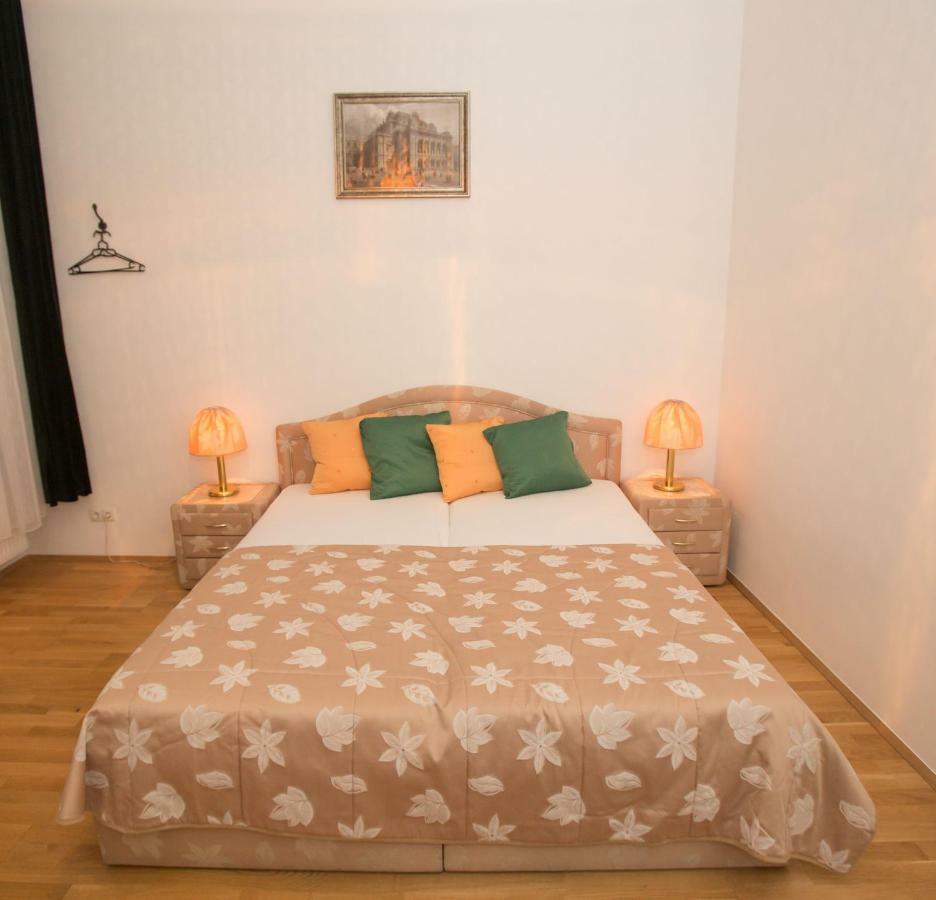 Opera 1 Apartament