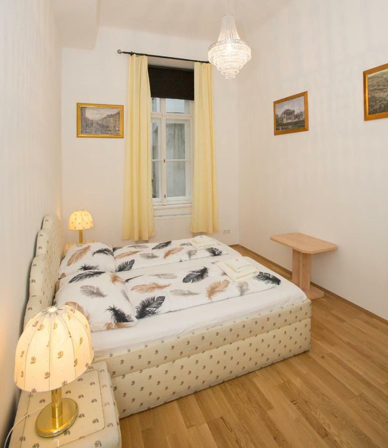 Apartament Opera 1 *